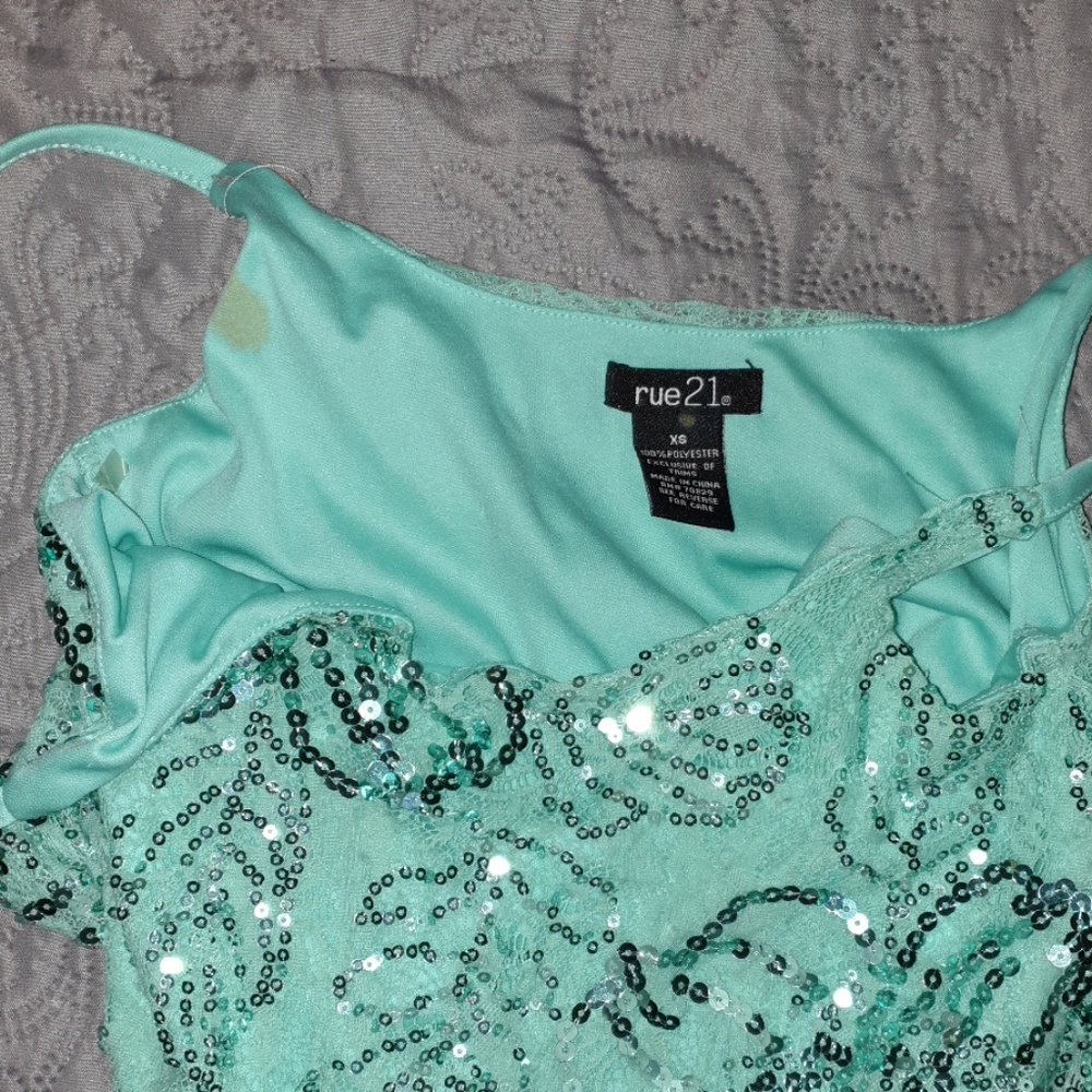 Crop top - Picture 3 of 3